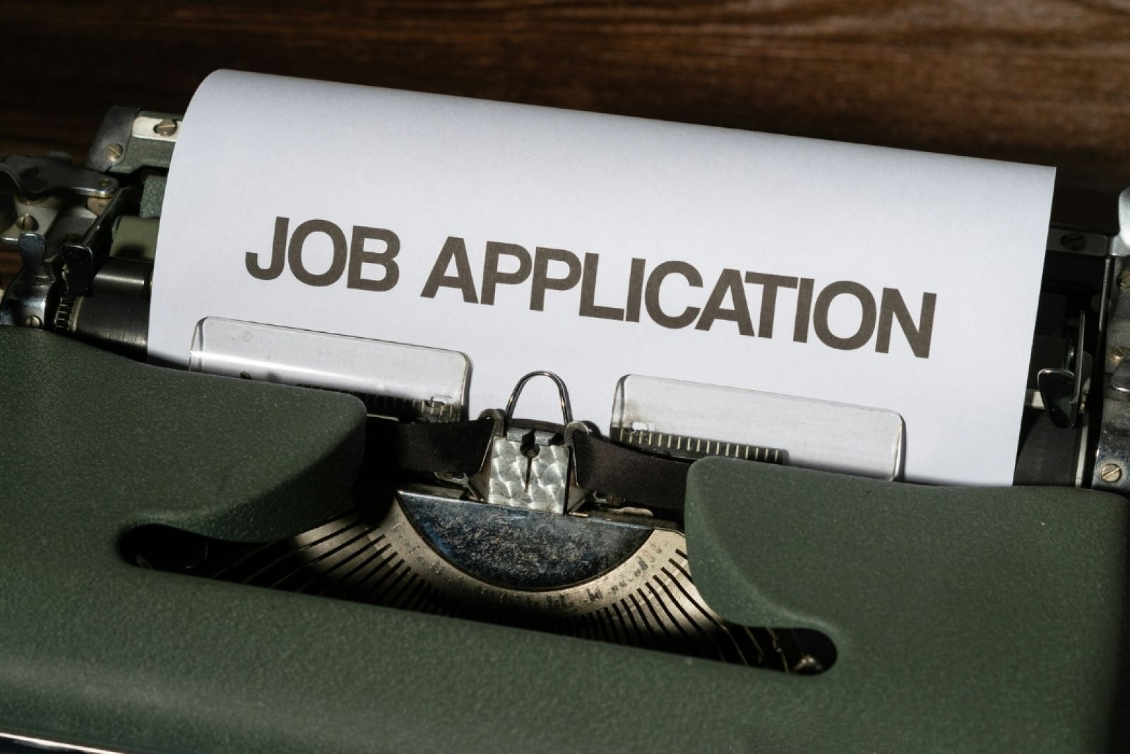 Writing your resume to apply for jobs on your working holiday in Australia