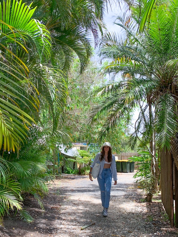 4 Ways To Make New Friends As A Solo Traveller - advice shared by Julie - a 20 year old backpacker travelling on her own from The Netherlands to Australia