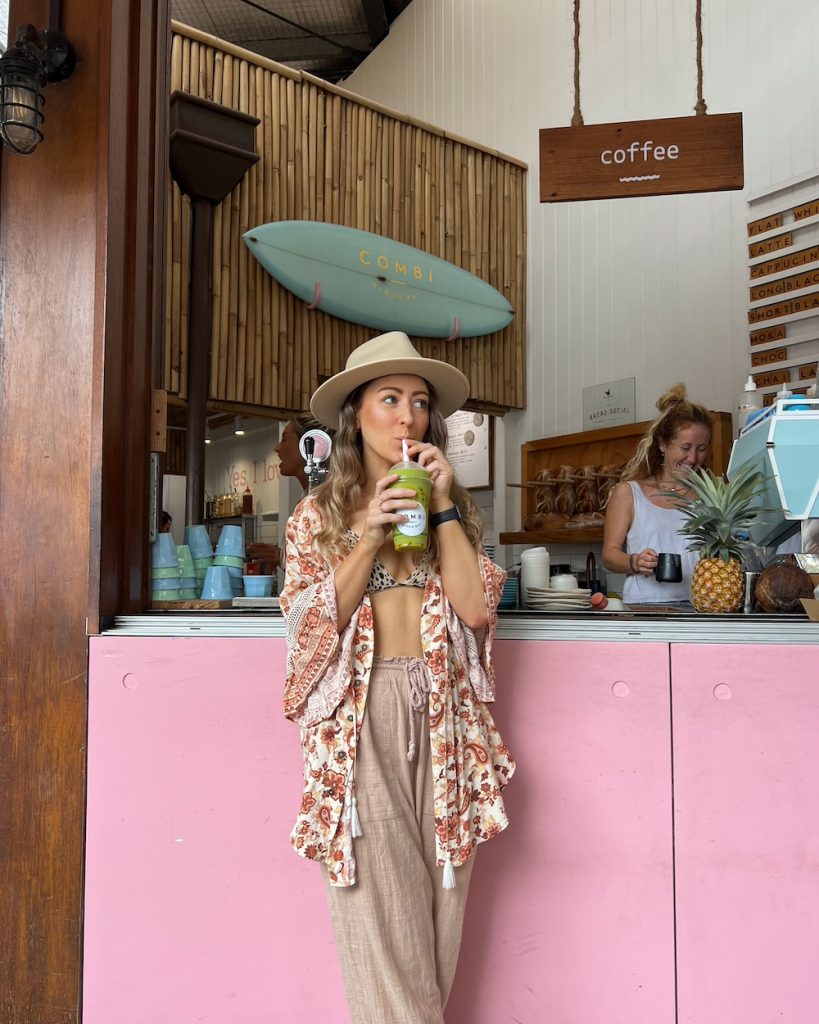 How Caity Clarkson spent 4 nights in Byron Bay, staying at Wake Up! Byron Bay Hostel and The Surf House. Enjoying smoothies from Combo was a must!