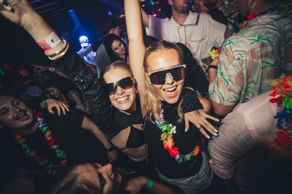 Side Bar Sydney always puts on epic parties for backpackers and students over the Christmas, NYE and New Year's Day season.