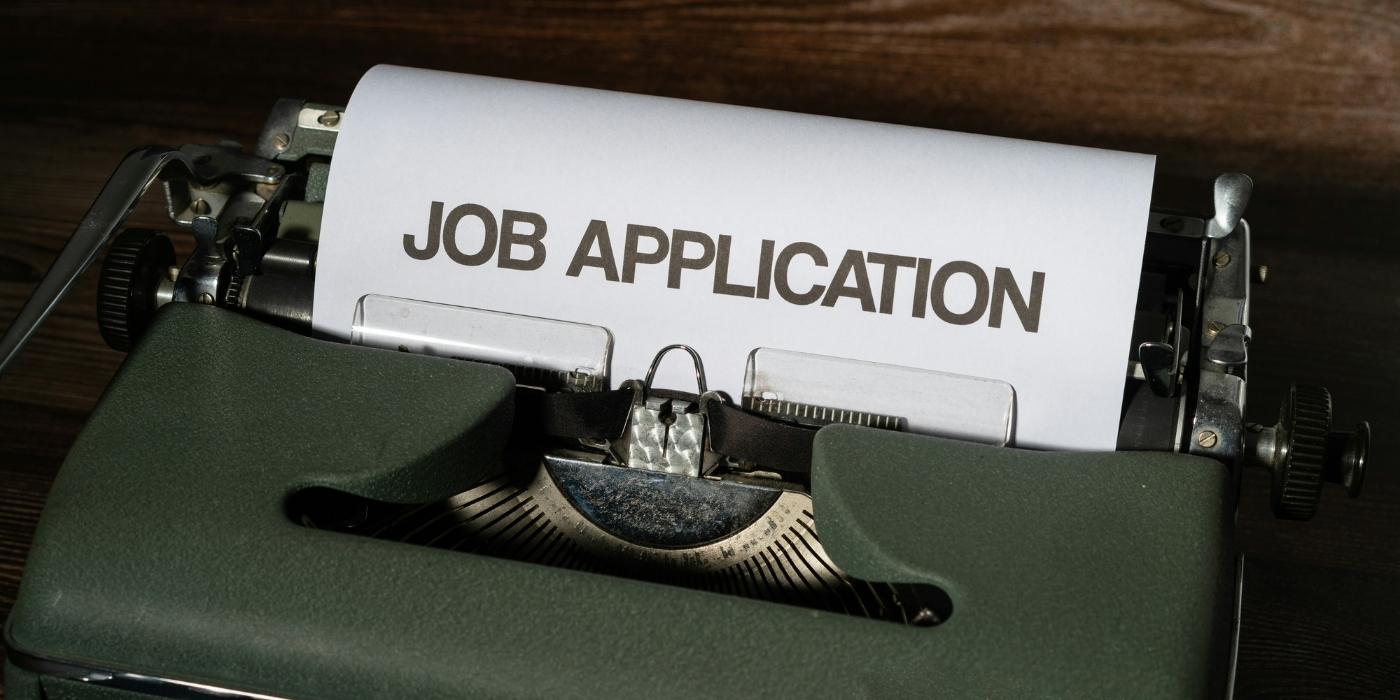 Writing your resume to apply for jobs on your working holiday in Australia